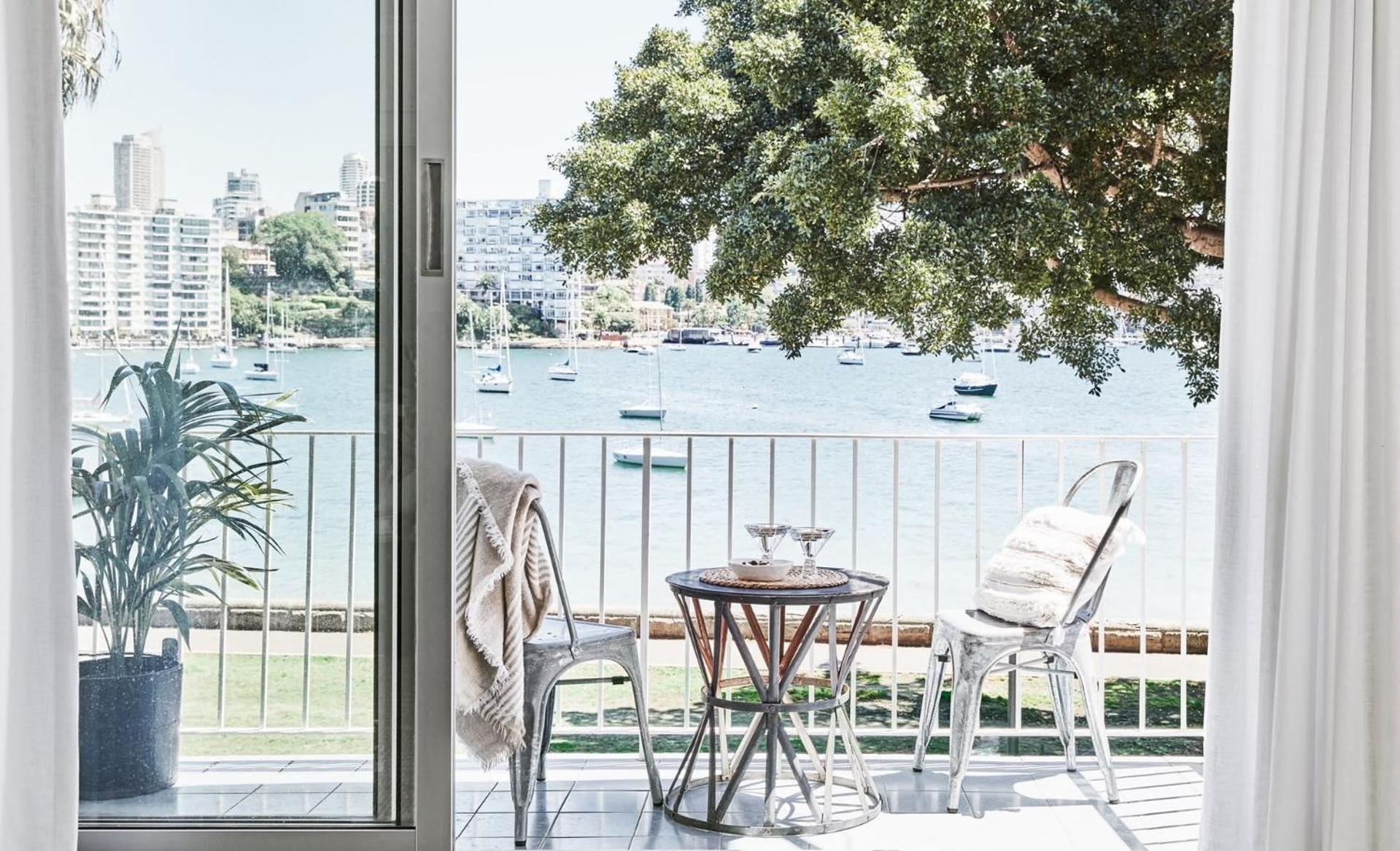 Exclusive Darling Harbour View Balcony